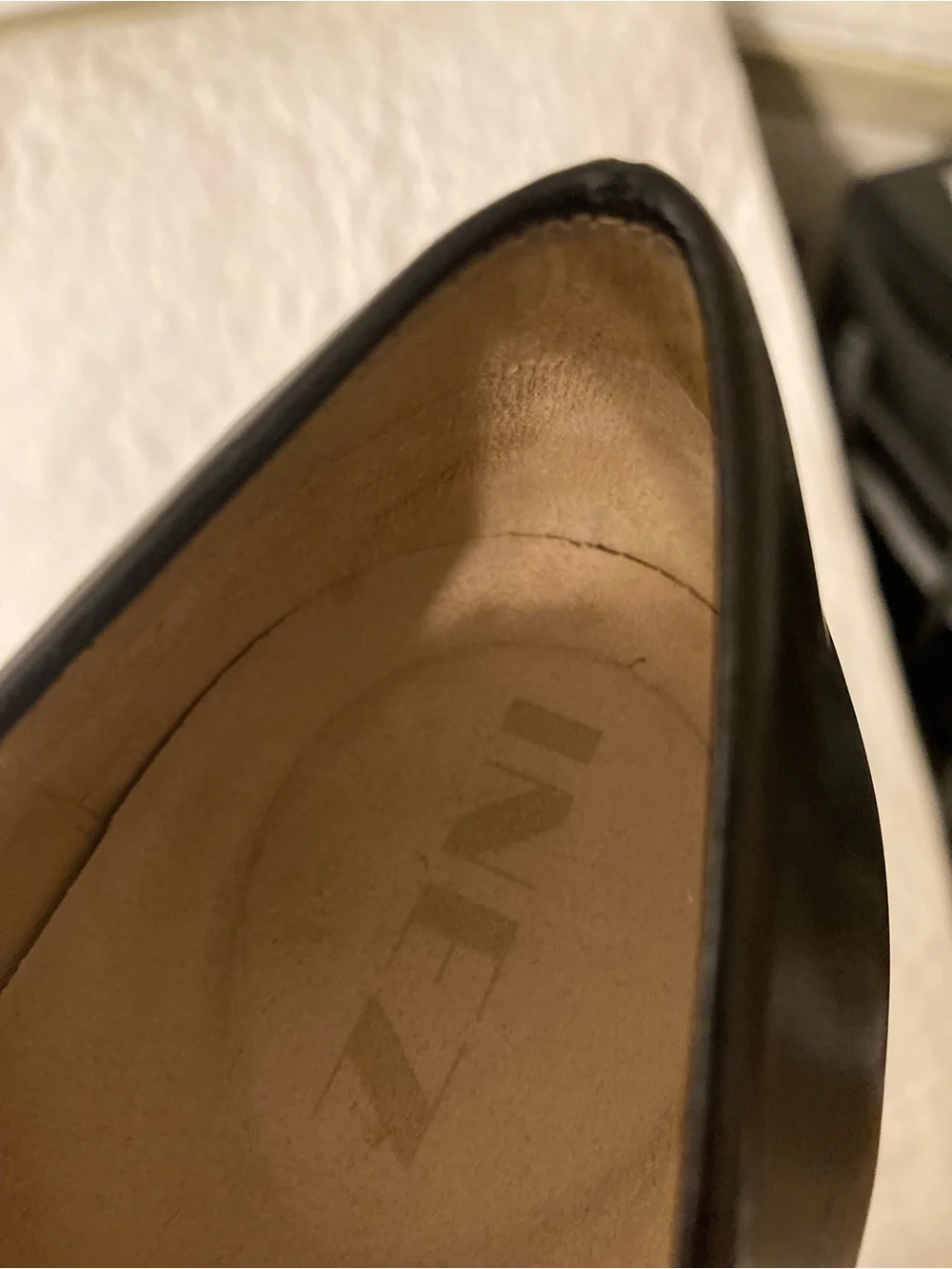 Inez Lola Women's Black Pointed-Toe Mid Heel Pumps